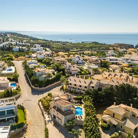 Villa Monte Oliveiras With Private Pool